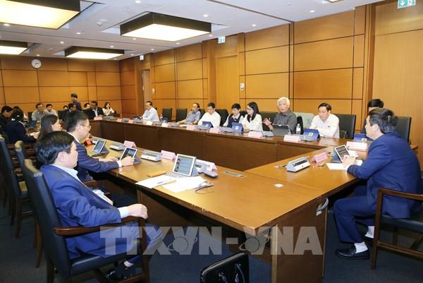 Quốc hội thảo luận ở tổ về Dự thảo Báo cáo công tác nhiệm kỳ khóa XIV của Quốc hội