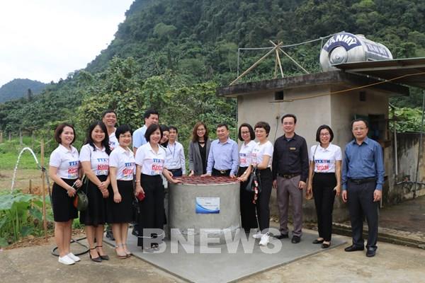 Bàn giao công trình nước sạch và trang thiết bị cho trường học vùng khó của tỉnh Nghệ An