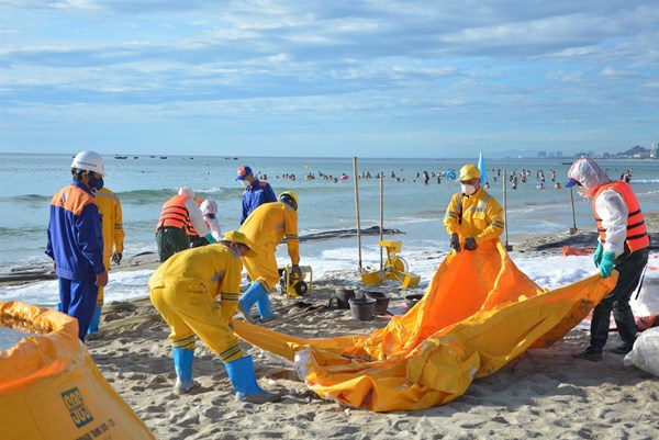 Ban hành Quy chế hoạt động ứng phó sự cố tràn dầu