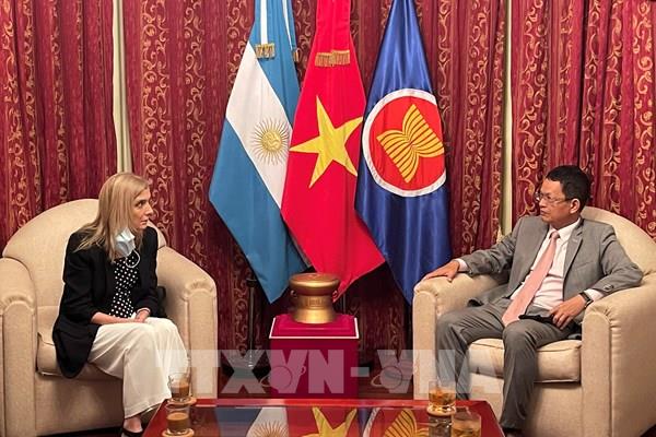 Telam mong muốn tăng cường hợp tác với TTXVN