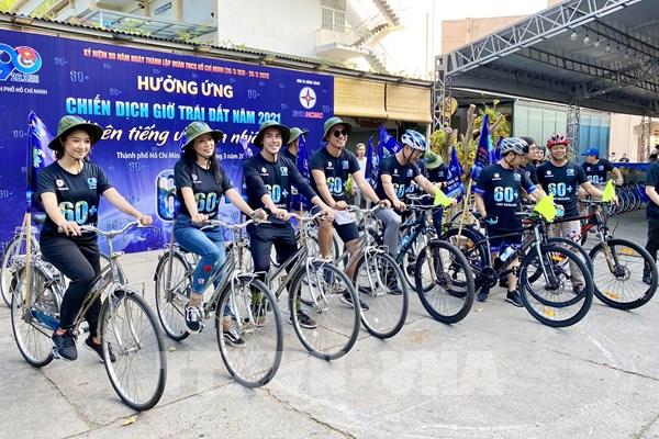 Thành phố Hồ Chí Minh: Hàng trăm người đạp xe hưởng ứng Giờ Trái đất