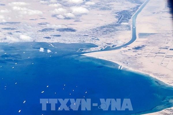 Vụ tàu mắc kẹt ở kênh đào Suez: Nỗ lực giải cứu đạt thành công bước đầu