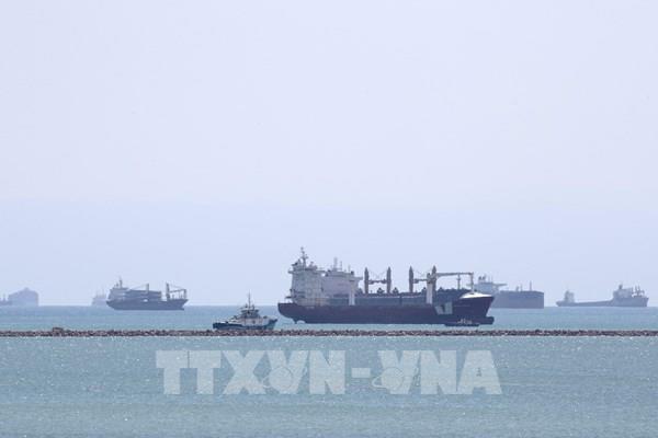 Giao thương ngày càng đình trệ khi lượng hàng hóa khổng lồ mắc kẹt tại Kênh đào Suez