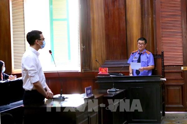 Đề nghị mức án từ 2-3 năm tù treo với nam tiếp viên hàng không làm lây lan dịch COVID