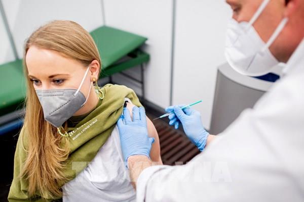 Đức điều chỉnh độ tuổi tiêm vaccine AstraZeneca