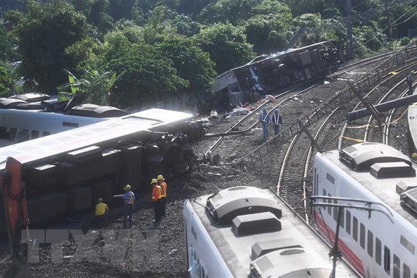 Tàu trật đường ray tại Đài Loan (Trung Quốc), ít nhất 4 người thiệt mạng