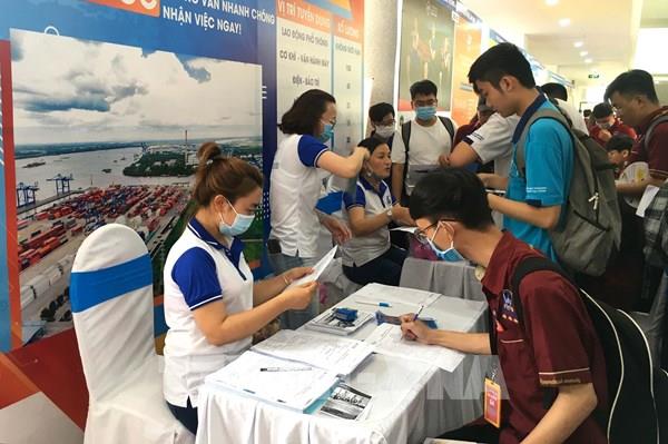Giải pháp nào giữ ổn định việc làm cho người lao động trong dịch COVID-19?