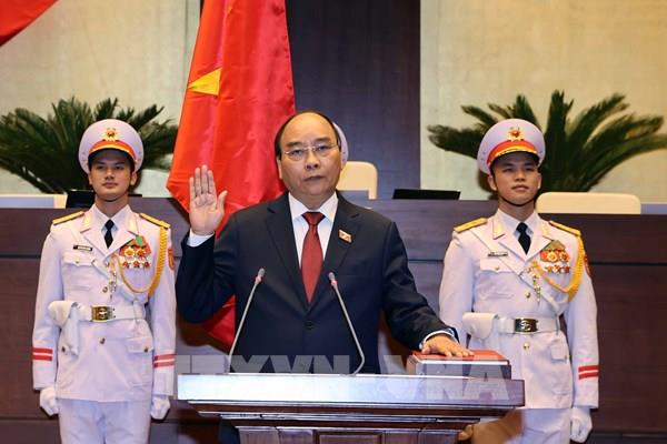 Kỳ họp thứ 11, Quốc hội khóa XIV: Ông Nguyễn Xuân Phúc trúng cử chức vụ Chủ tịch nước với 97,5% đại biểu tán thành