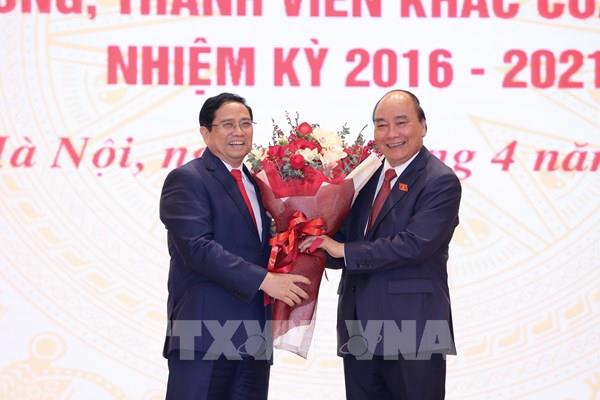 Chủ tịch nước Nguyễn Xuân Phúc, Thủ tướng Chính phủ Phạm Minh Chính dự Lễ bàn giao công việc của Thủ tướng Chính phủ