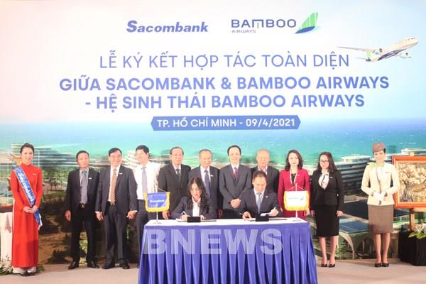 Bamboo Airways cung cấp cho Sacombank dịch vụ vận tải hành khách, hàng hóa