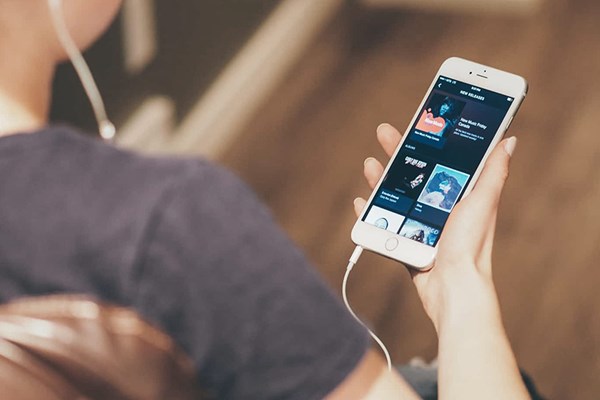 "Gã khổng lồ" viễn thông Hàn Quốc hợp tác làm nền tảng phát nhạc online ở Việt Nam