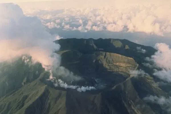 Núi lửa La Soufriere "thức giấc" sau 40 năm