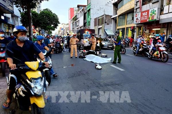 TP Hồ Chí Minh: Hai vụ tai nạn trong 1 ngày, 1 người tử vong, giao thông ùn tắc