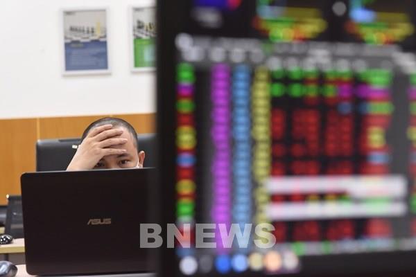 Sau phiên giảm sâu, chứng khoán chưa thể phục hồi sáng 21/10