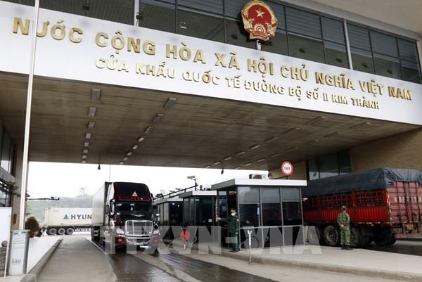 Xuất nhập khẩu qua cửa khẩu Lào Cai tăng 75%