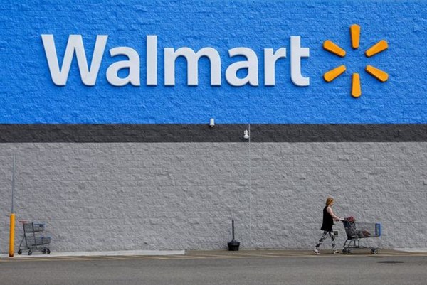 Walmart tăng lương cho đội ngũ lái xe tải ở Mỹ nhằm giữ chân người lao động