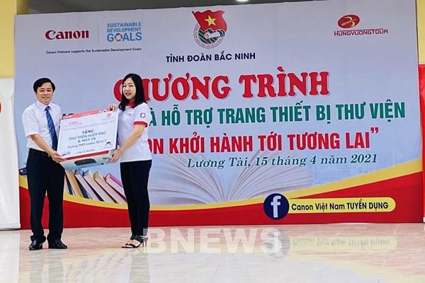 Học sinh 6 trường THPT cùng “Canon khởi hành tới tương lai”