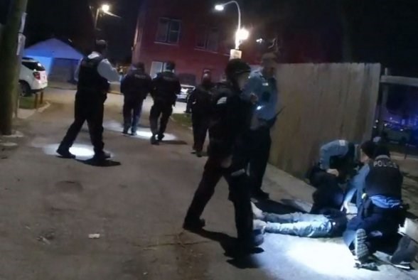 Công bố video cảnh sát Mỹ bắn chết thiếu niên 13 tuổi