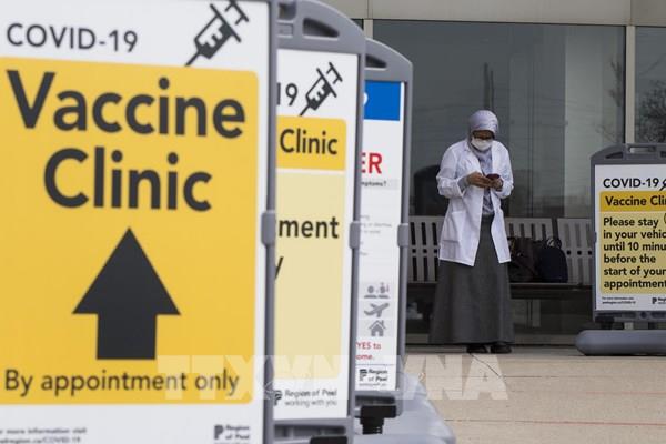 Canada cho phép tiêm chủng kết hợp các loại vaccine ngừa COVID-19