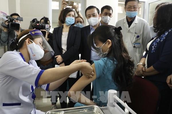 Bộ Y tế phê duyệt có điều kiện 2 loại vaccine phòng COVID-19