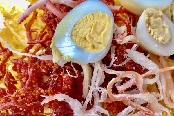 Khám phá ẩm thực đường phố Hà Nội: Những điểm quà vặt yêu thích cho giới trẻ