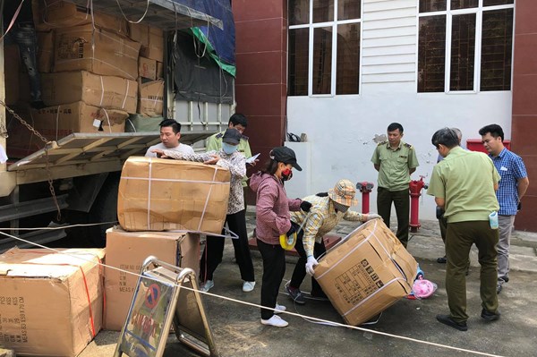 Tạm giữ hơn 12.000 sản phẩm đồ chơi trẻ em không rõ nguồn gốc