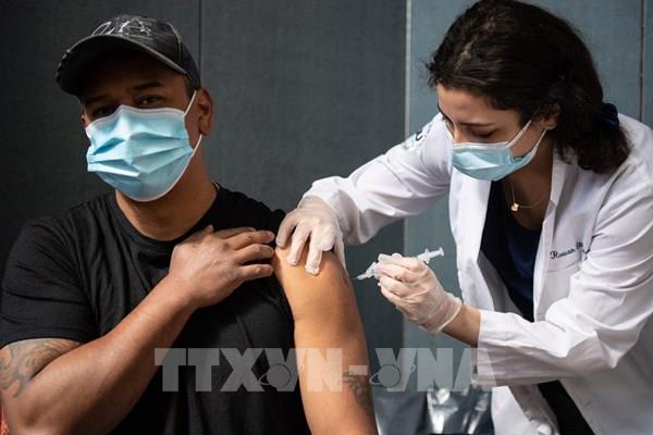 Mỹ gấp rút tìm cách giải quyết hàng triệu liều vaccine sắp hết hạn