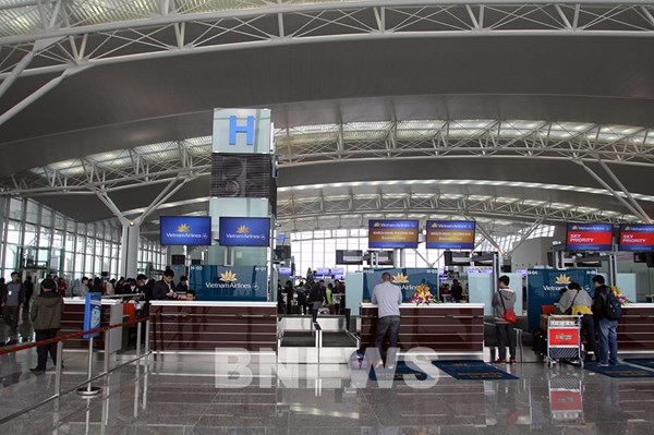 Đề xuất tối đa 1.700 khách được bay từ Tp. Hồ Chí Minh ra Hà Nội mỗi ngày