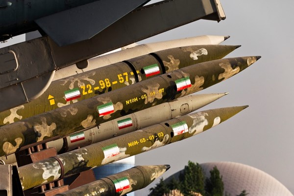 Iran giới thiệu nhiều thiết bị quân sự nội địa mới