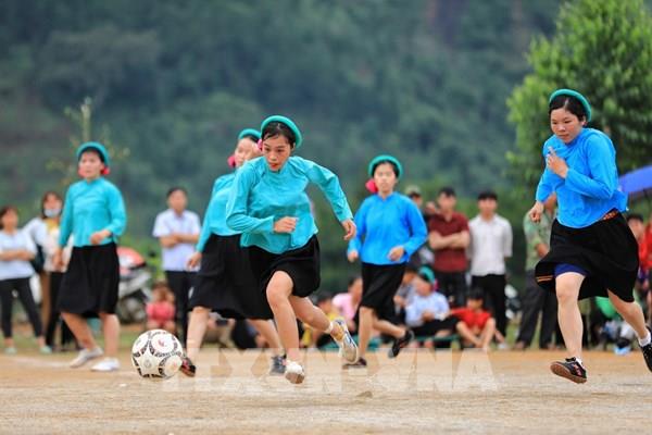 Về Bình Liêu xem bóng đá nữ