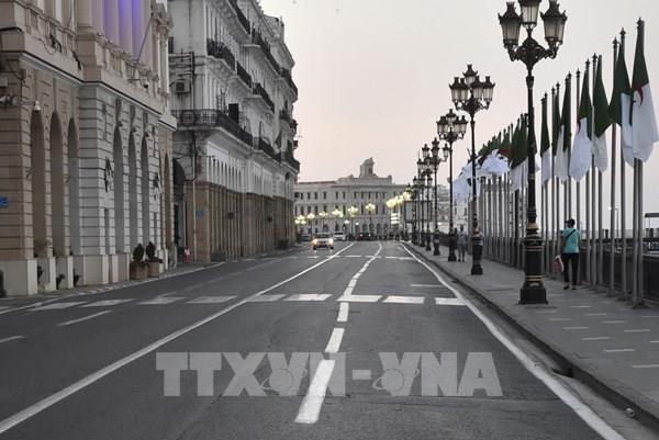 Algeria giảm thâm hụt ngân sách qua các công cụ tài chính trong nước