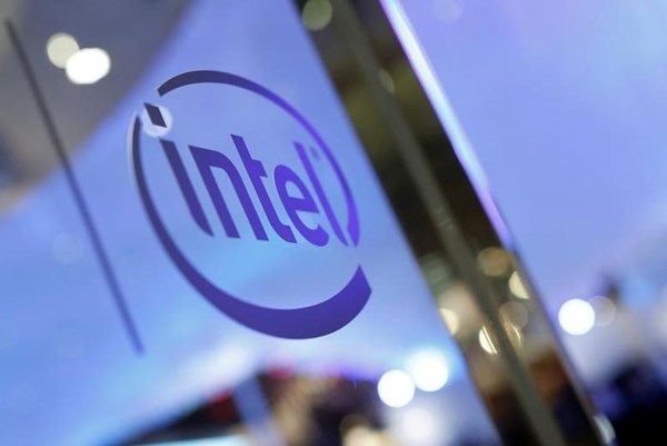 Intel đạt doanh thu vượt mong đợi