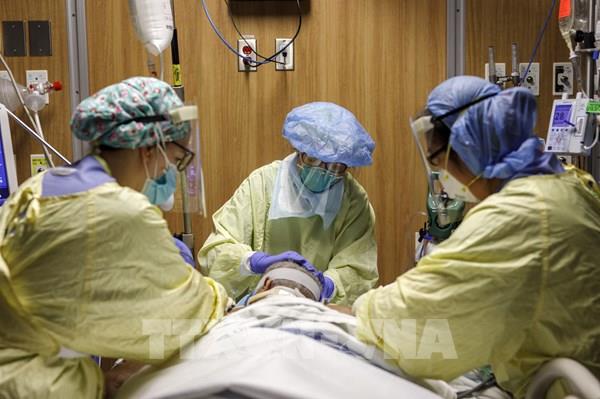 Tháng Tư "tàn khốc" của Canada trong cuộc chiến với dịch COVID-19