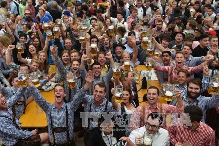 Lễ hội bia Oktoberfest lớn nhất thế giới tiếp tục lỡ hẹn vì dịch COVID-19