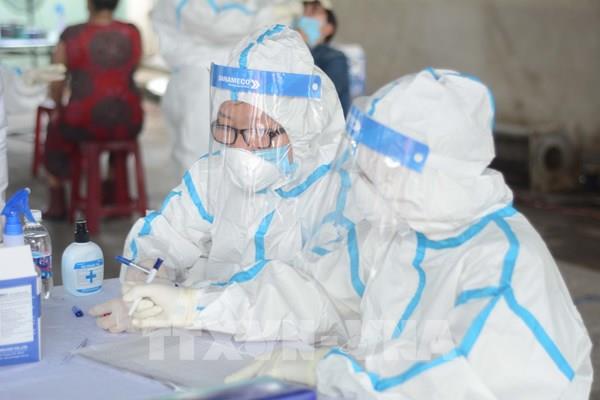 Đà Nẵng xét nghiệm COVID-19 cho toàn bộ tiểu thương chợ Cẩm Lệ
