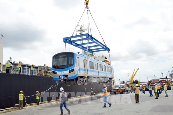 Thêm hai đoàn tàu tuyến metro số 1 Bến Thành – Suối Tiên cập cảng Khánh Hội
