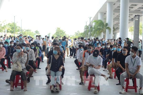 Đà Nẵng xét nghiệm COVID-19 cho hơn 2.000 nhân viên làm việc tại sân bay