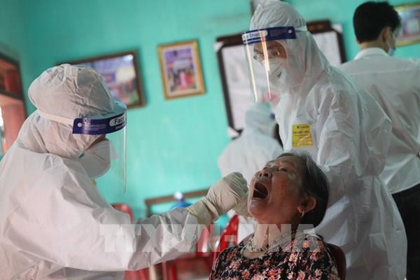 Bộ Y tế tiếp nhận 10.000 bộ kit xét nghiệm COVID-19