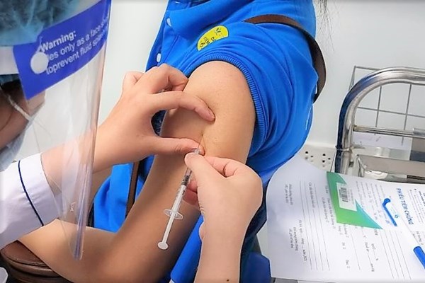 Tiêm vaccine COVID-19 cho phi công, tiếp viên Vietnam Airlines