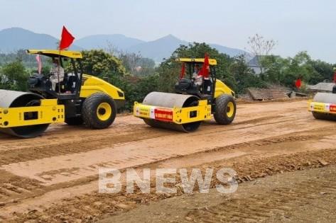 Ký kết hợp đồng dự án thành phần cao tốc Bắc - Nam, đoạn Diễn Châu - Bãi Vọt hơn 11.000 tỷ đồng