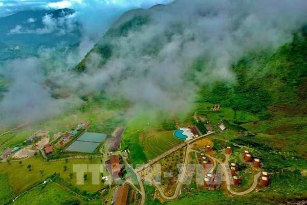 Độc đáo khu nghỉ dưỡng với các ngôi nhà hình Quẩy Tấu