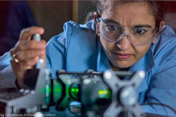 Mỹ Latinh có tỷ lệ nhà nữ khoa học cao nhất thế giới