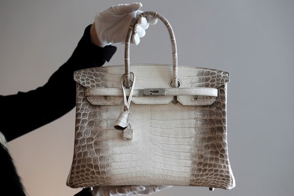 Giá túi xách Hermès Birkin tăng mạnh bất chấp đại dịch COVID-19