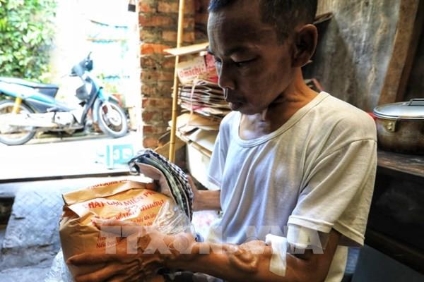 Những tấm lòng hảo tâm dành cho người dân "xóm chạy thận" mùa dịch COVID-19