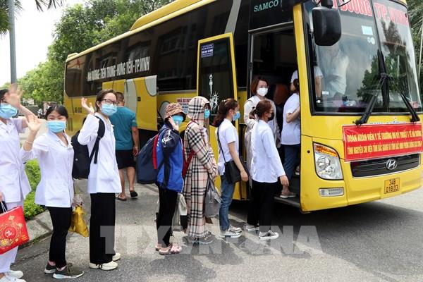 Hơn 260 cán bộ, sinh viên Đại học Kỹ thuật Y tế Hải Dương chi viện Bắc Ninh và Bắc Giang