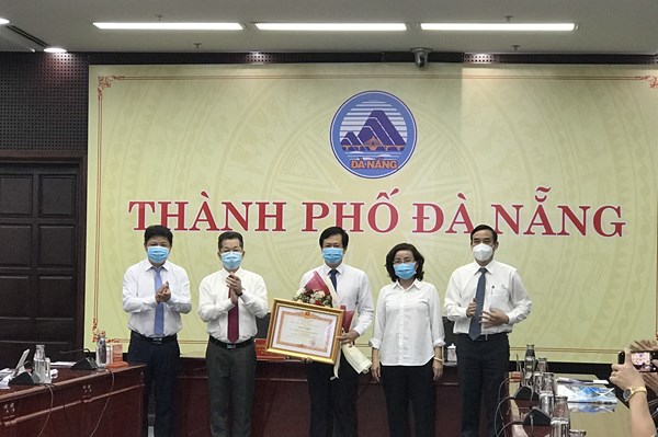 Thấy gì từ cách “chống dịch” của Đà Nẵng?