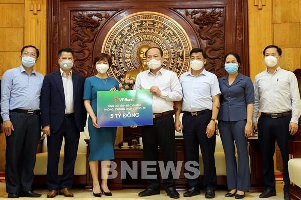VPBank tiếp tục ủng hộ 10 tỷ đồng phòng, chống dịch COVID-19