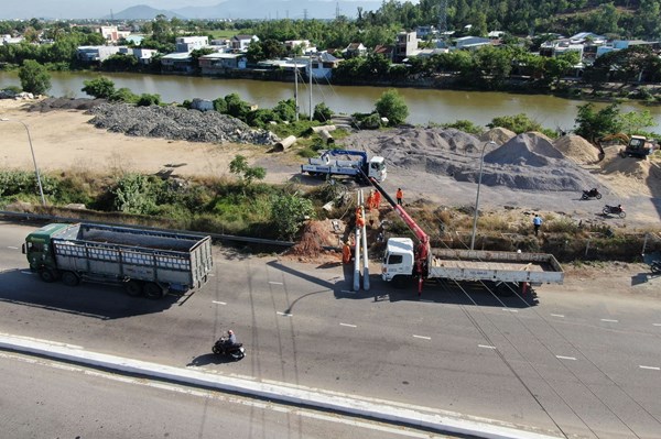 Bình Định hoàn thành nâng cấp hệ thống điện phục vụ vận chuyển thiết bị điện gió