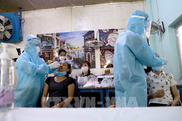 Doanh nghiệp đề xuất tự mua dụng cụ xét nghiệm COVID-19