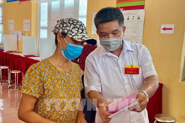  Cử tri xã Đồng Tâm, Hà Nội đi thực hiện quyền công dân thiêng liêng